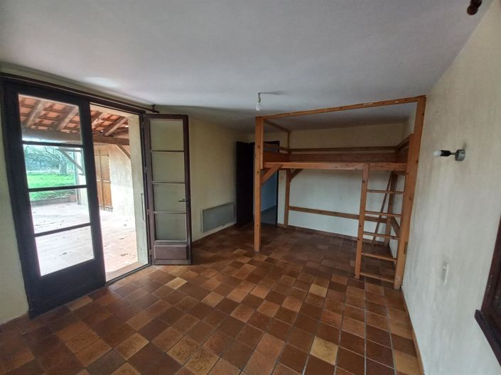 Image No.12-5 Bed House for sale