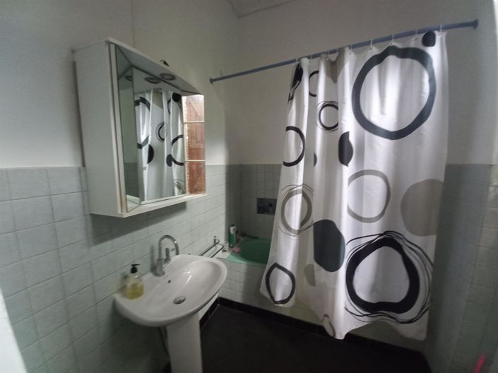 Image No.25-5 Bed House for sale