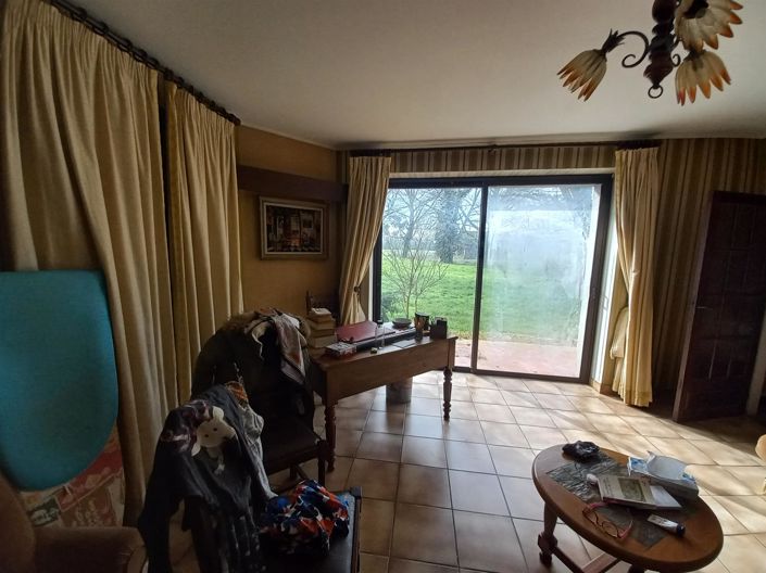 Image No.8-5 Bed House for sale