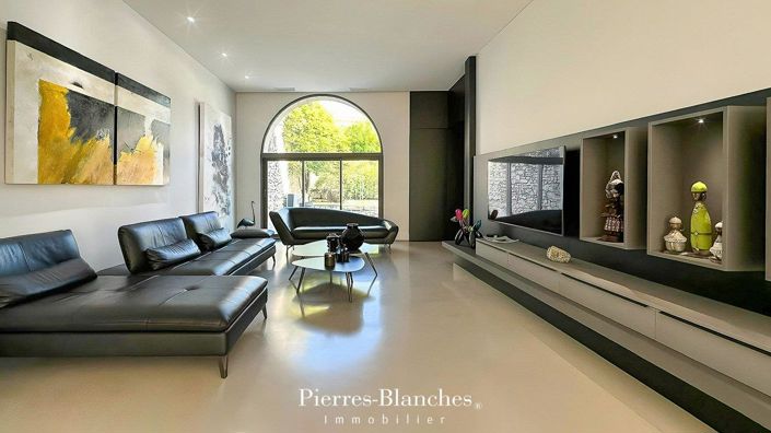 Image No.7-6 Bed House for sale