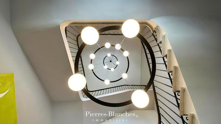 Image No.9-6 Bed House for sale