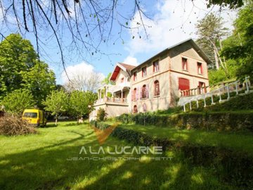 1 - Voutenay-sur-Cure, House