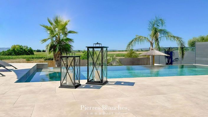 Image No.1-4 Bed House for sale