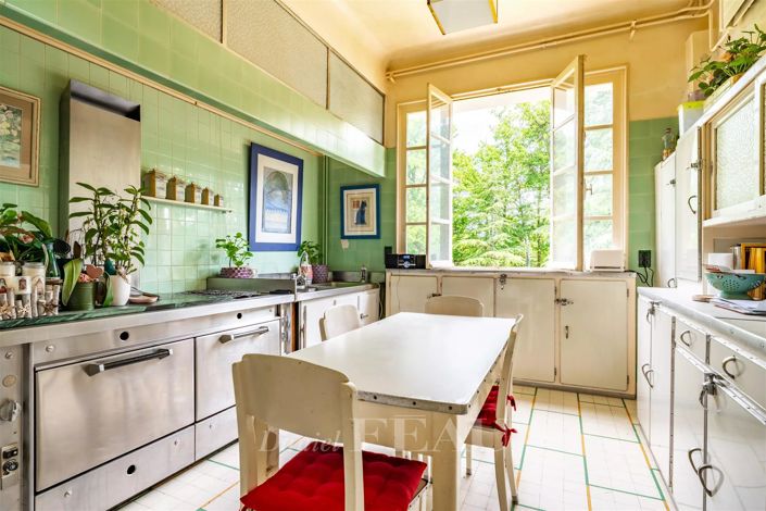 Image No.7-6 Bed House for sale