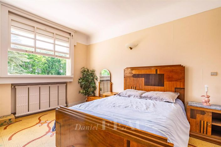 Image No.9-6 Bed House for sale