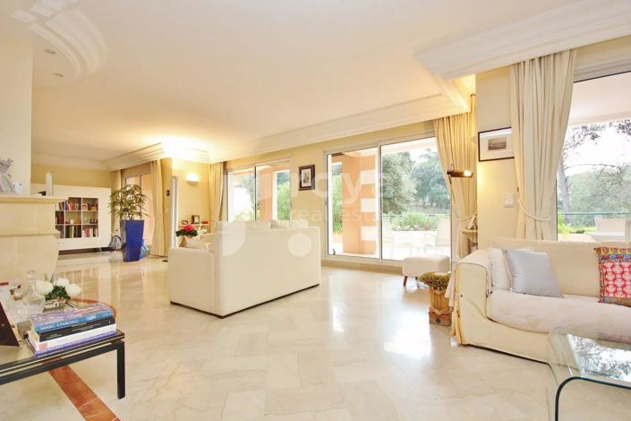 Image No.10-4 Bed House for sale