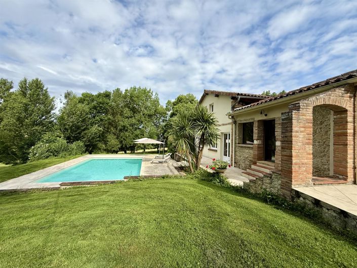 Image No.1-5 Bed House for sale