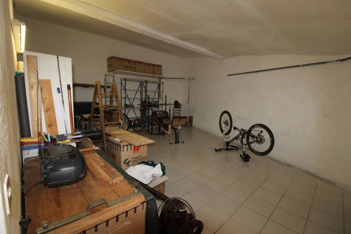 Image No.13-3 Bed House for sale