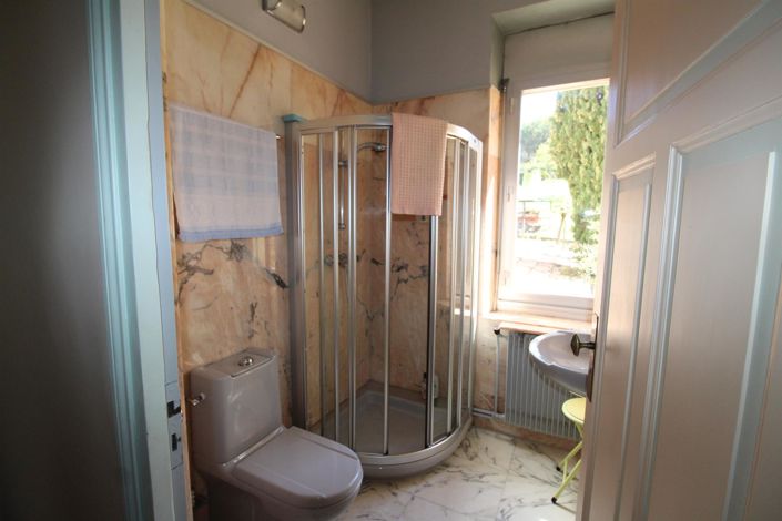 Image No.8-3 Bed House for sale