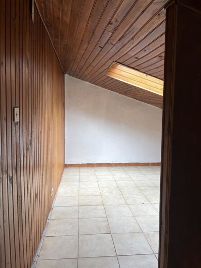 Image No.11-2 Bed House for sale