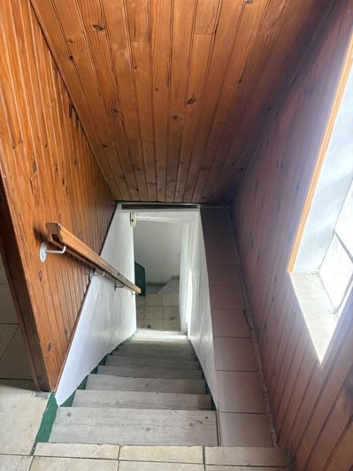 Image No.9-2 Bed House for sale