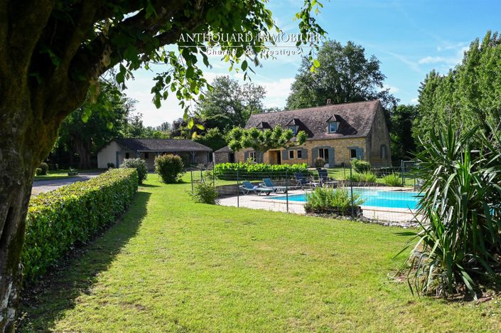 Image No.1-6 Bed House for sale