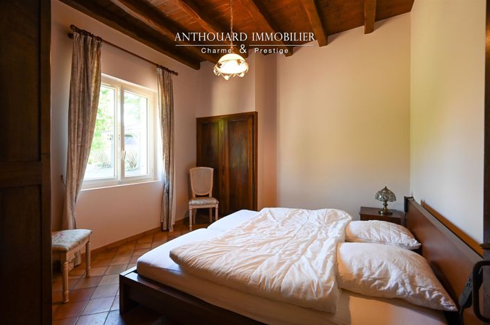 Image No.15-6 Bed House for sale