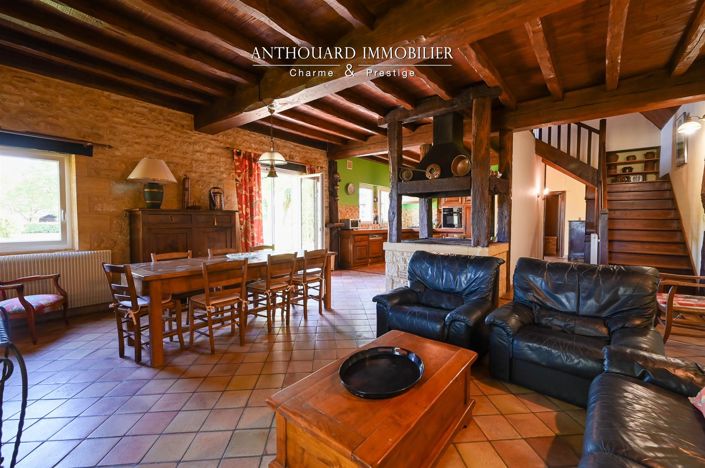 Image No.20-6 Bed House for sale