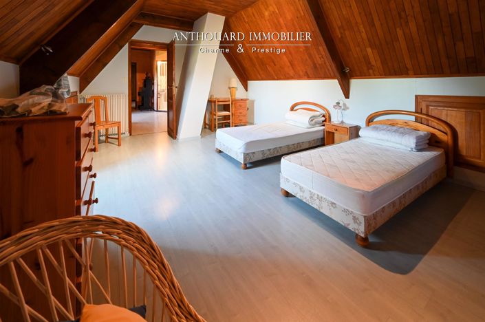 Image No.24-6 Bed House for sale