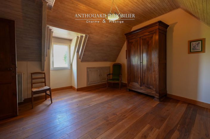 Image No.26-6 Bed House for sale