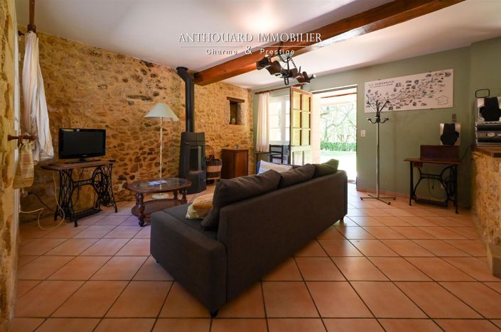 Image No.32-6 Bed House for sale