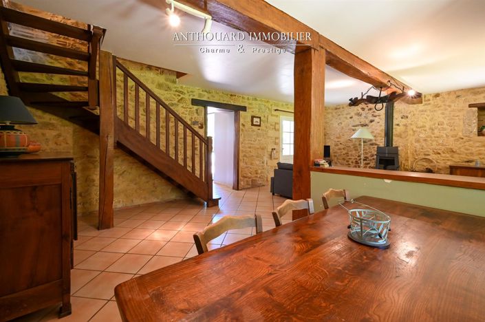 Image No.36-6 Bed House for sale