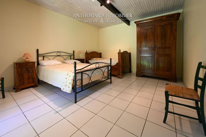 Image No.37-6 Bed House for sale