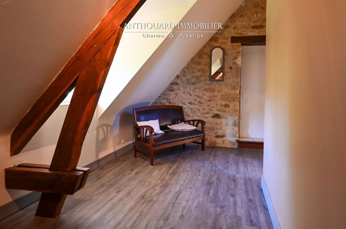 Image No.40-6 Bed House for sale