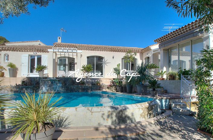 Image No.1-4 Bed House for sale
