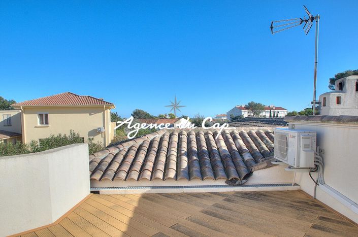 Image No.15-4 Bed House for sale