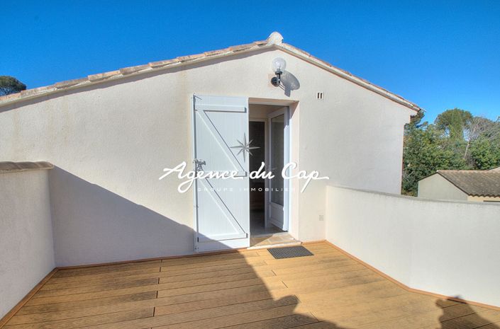 Image No.16-4 Bed House for sale