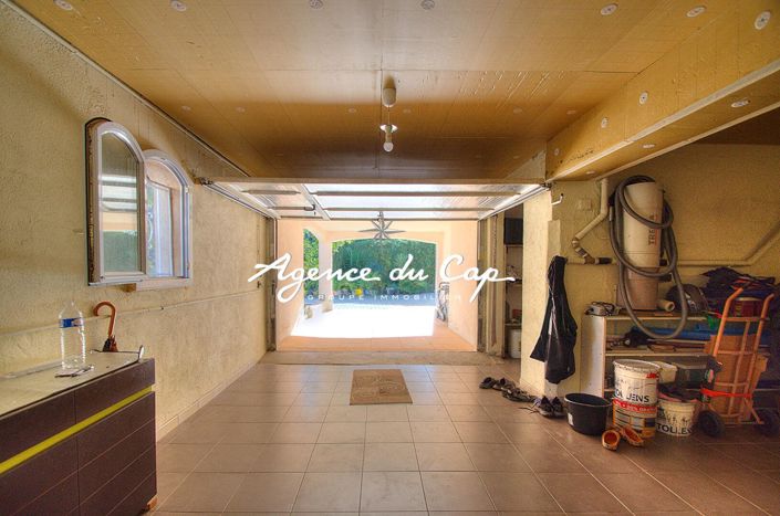 Image No.18-4 Bed House for sale