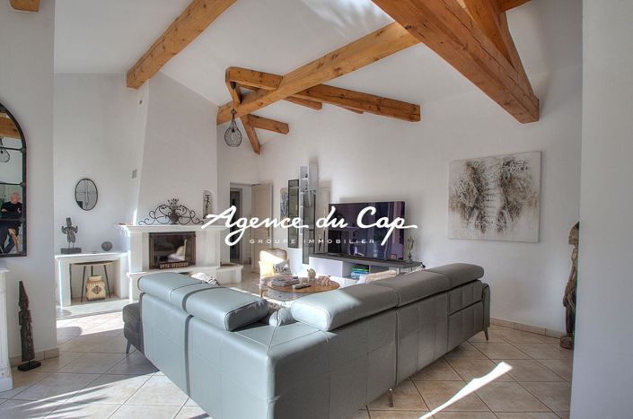 Image No.3-4 Bed House for sale