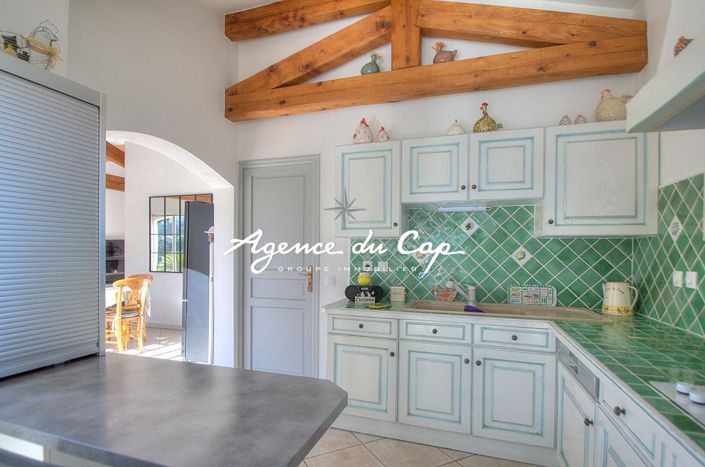 Image No.6-4 Bed House for sale