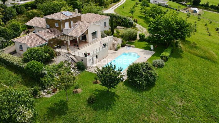 Image No.1-6 Bed House for sale