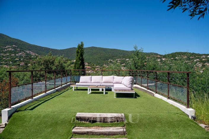 Image No.17-5 Bed House for sale