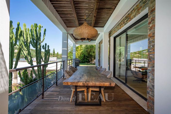 Image No.7-5 Bed House for sale