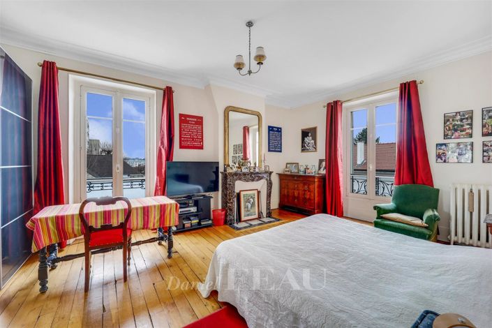 Image No.10-6 Bed Apartment for sale