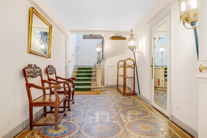 Image No.16-6 Bed Apartment for sale