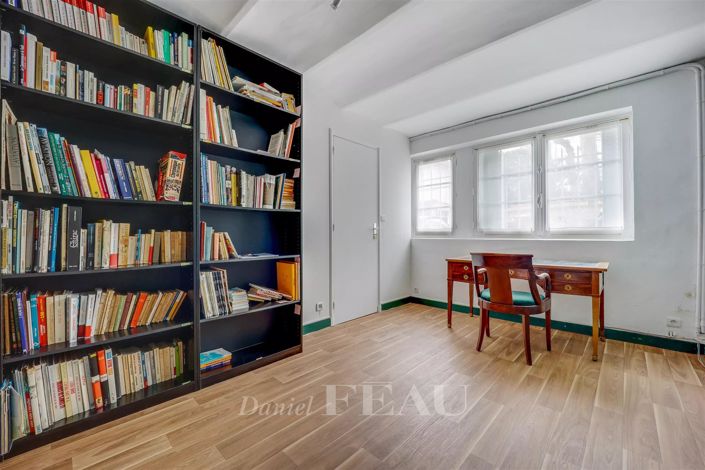 Image No.17-6 Bed Apartment for sale