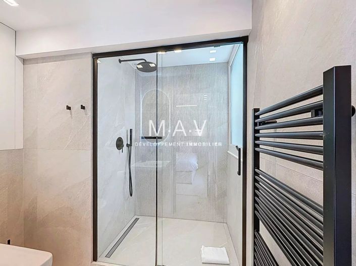 Image No.20-2 Bed Apartment for sale