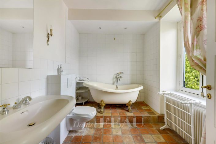 Image No.15-7 Bed House for sale