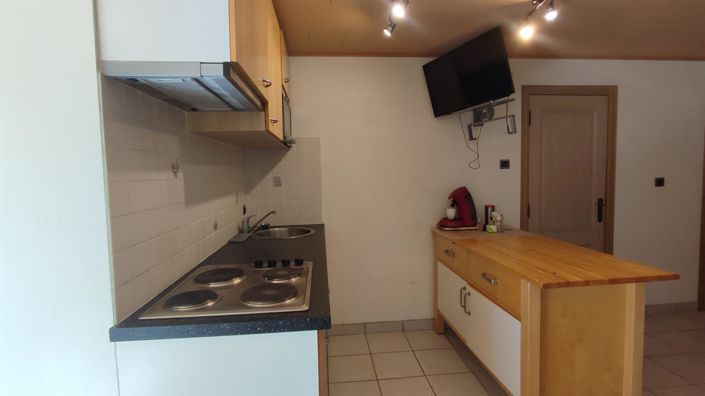 Image No.24-7 Bed House for sale