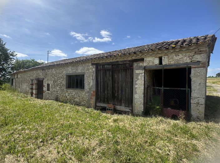 Image No.6-4 Bed House for sale