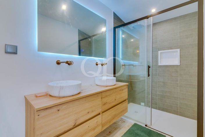 Image No.10-3 Bed House for sale