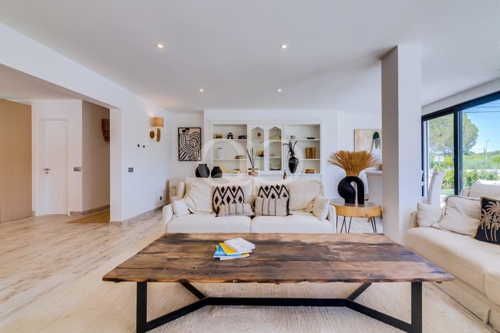 Image No.26-3 Bed House for sale