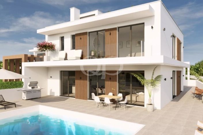 Image No.1-4 Bed House for sale
