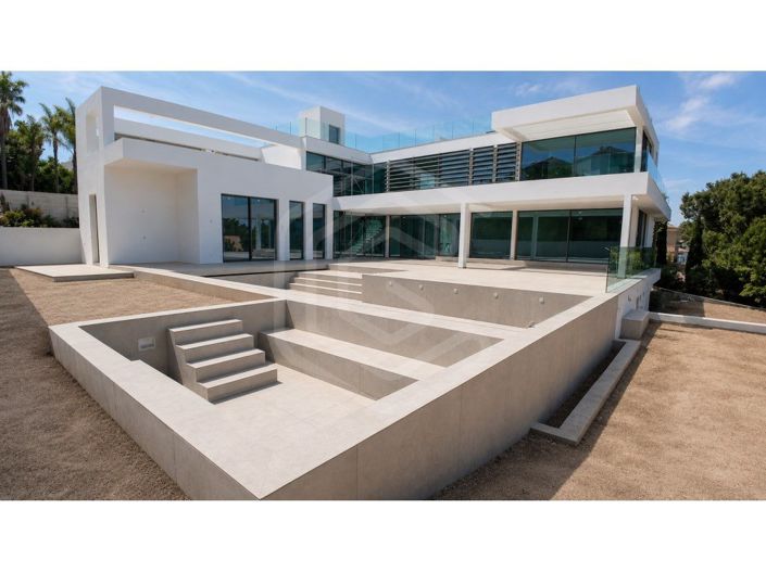 Image No.2-4 Bed House for sale