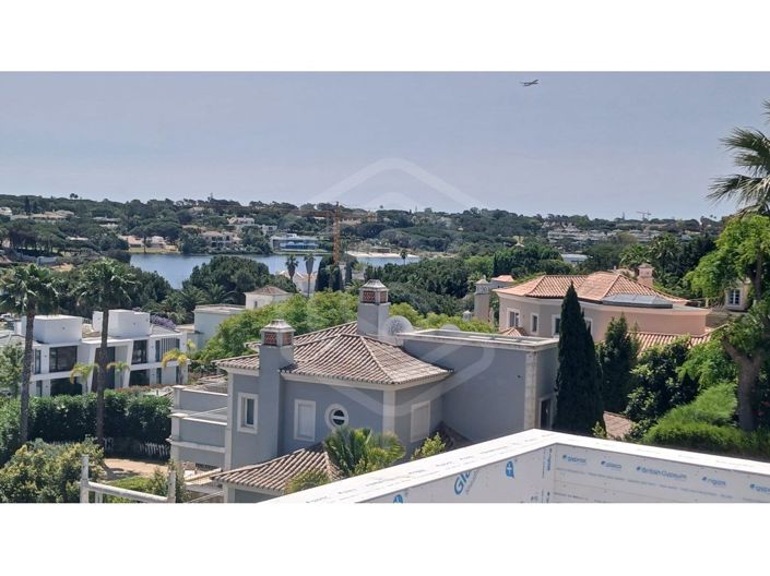 Image No.21-4 Bed House for sale