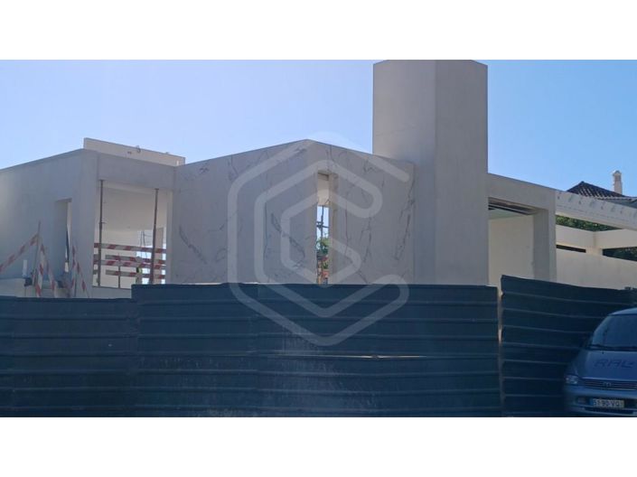 Image No.26-4 Bed House for sale