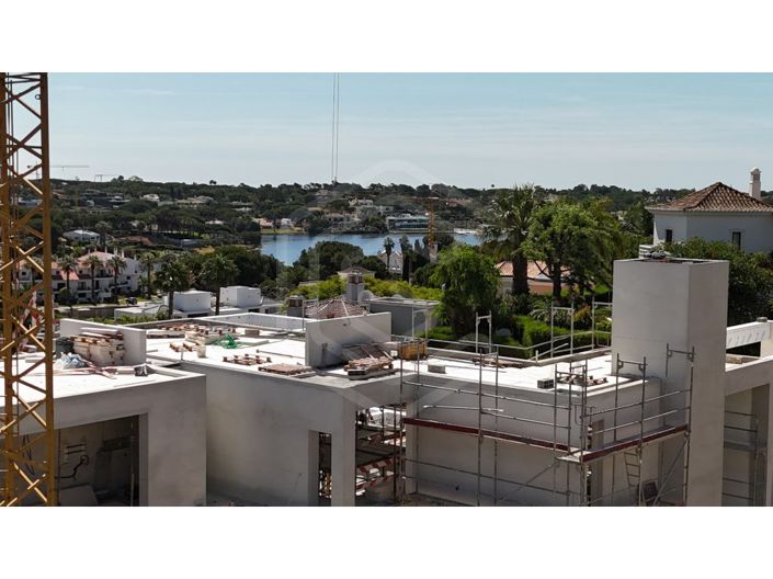 Image No.27-4 Bed House for sale
