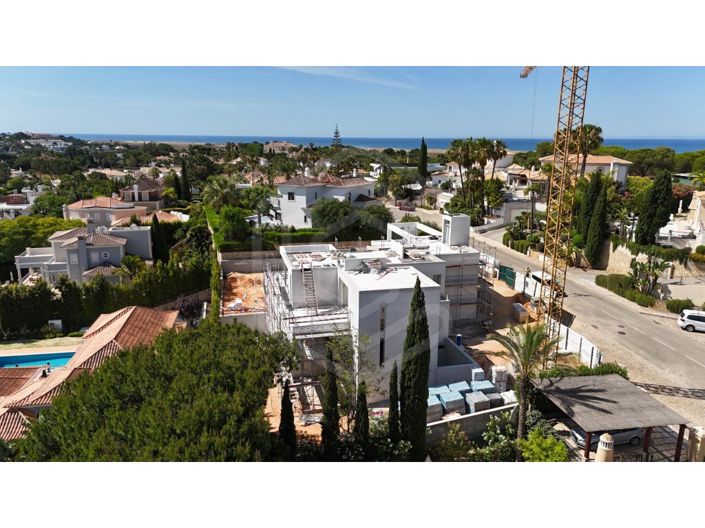 Image No.7-4 Bed House for sale