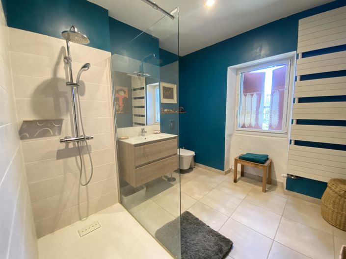 Image No.17-8 Bed House for sale