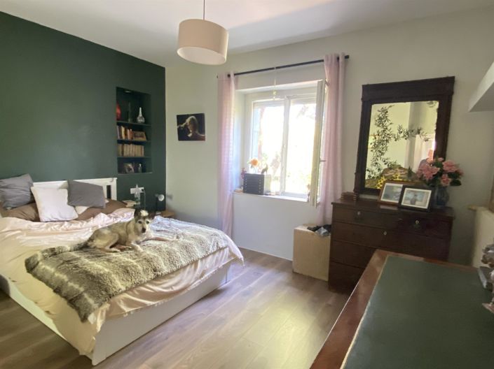 Image No.20-8 Bed House for sale